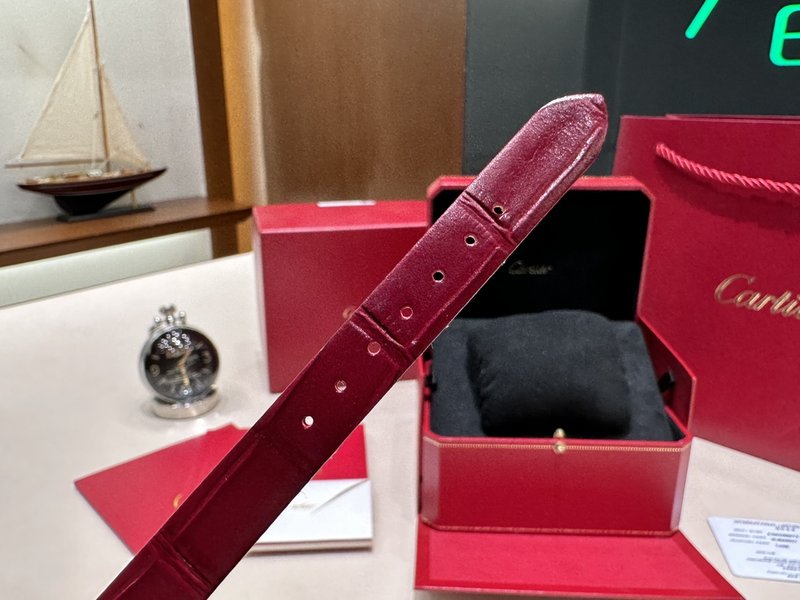 까르띠에 바뇨아르 쿼츠 시계 001-212712