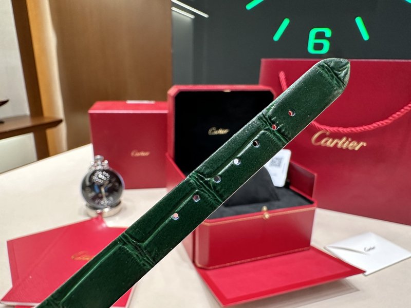 까르띠에 바그누아르 쿼츠 시계 001-212713