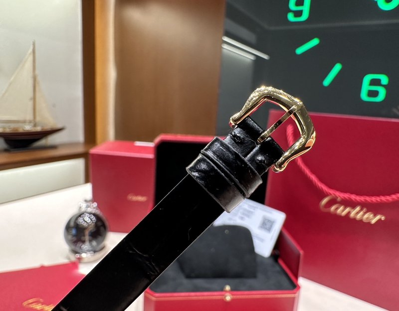 까르띠에 바뇨아르 쿼츠 시계 001-212714