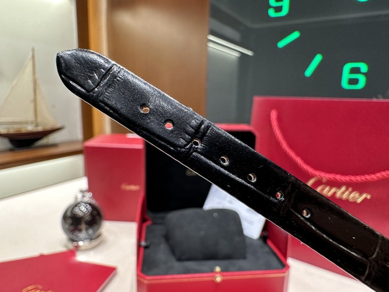 까르띠에 바뇨아르 쿼츠 시계 001-212714