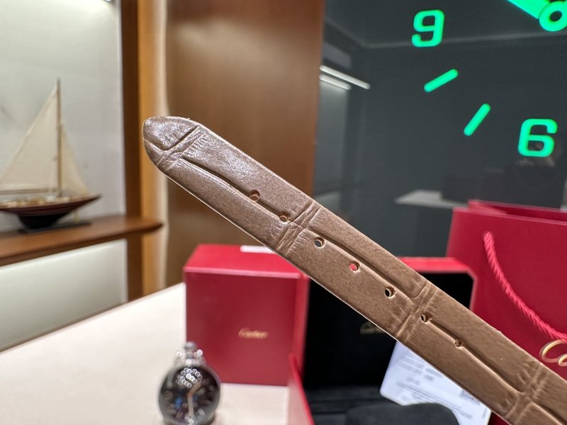 까르띠에 바그누아르 쿼츠 시계 001-212715