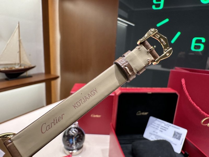 까르띠에 바그누아르 쿼츠 시계 001-212715