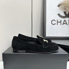 샤넬 클래식 더블 C 로고 가죽 플랫슈즈 001-212974