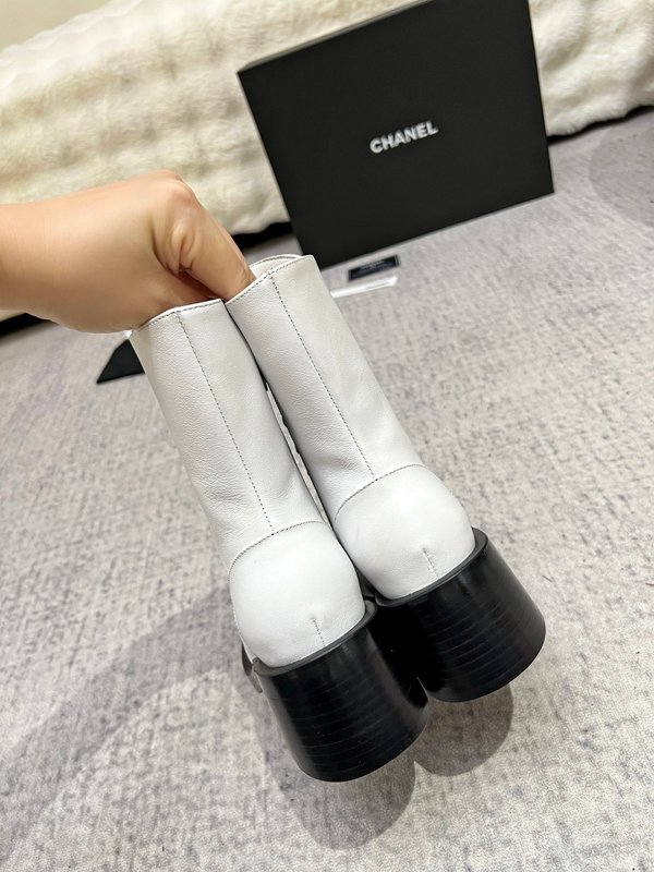 샤넬 클래식 스플라이스 메탈 버클 마틴 부츠 001-212998