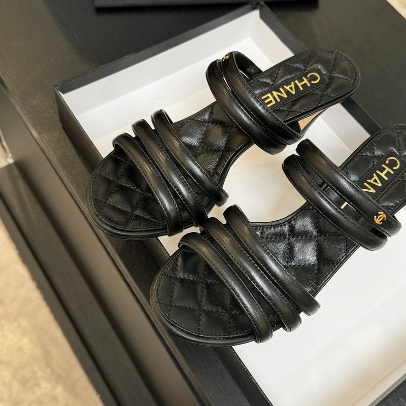 샤넬 더블 C 스트랩 힐 샌들 001-213042