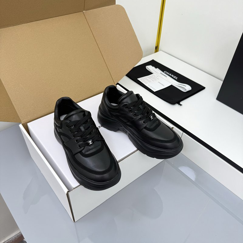 샤넬 클래식 블랙 앤 화이트 팬더 컬러 캐주얼 스니커즈 001-213060