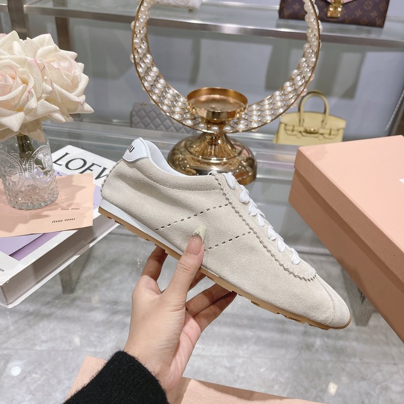 미우미우 레트로 더티 스니커즈 부드러운 누벅 001-213522