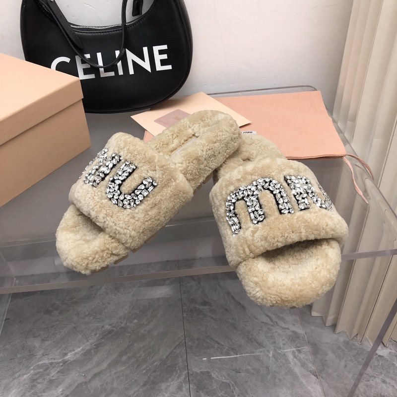 미우미우 크리스털 버클 양모 슬리퍼 001-213544