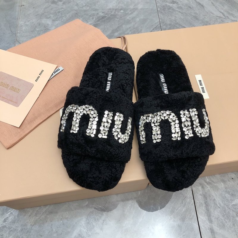 미우미우 크리스털 버클 양모 슬리퍼 001-213546