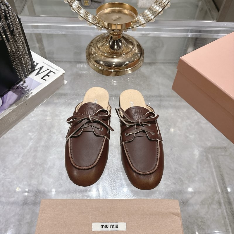 미우미우 빈티지 레더 플랫 샌들 001-213569