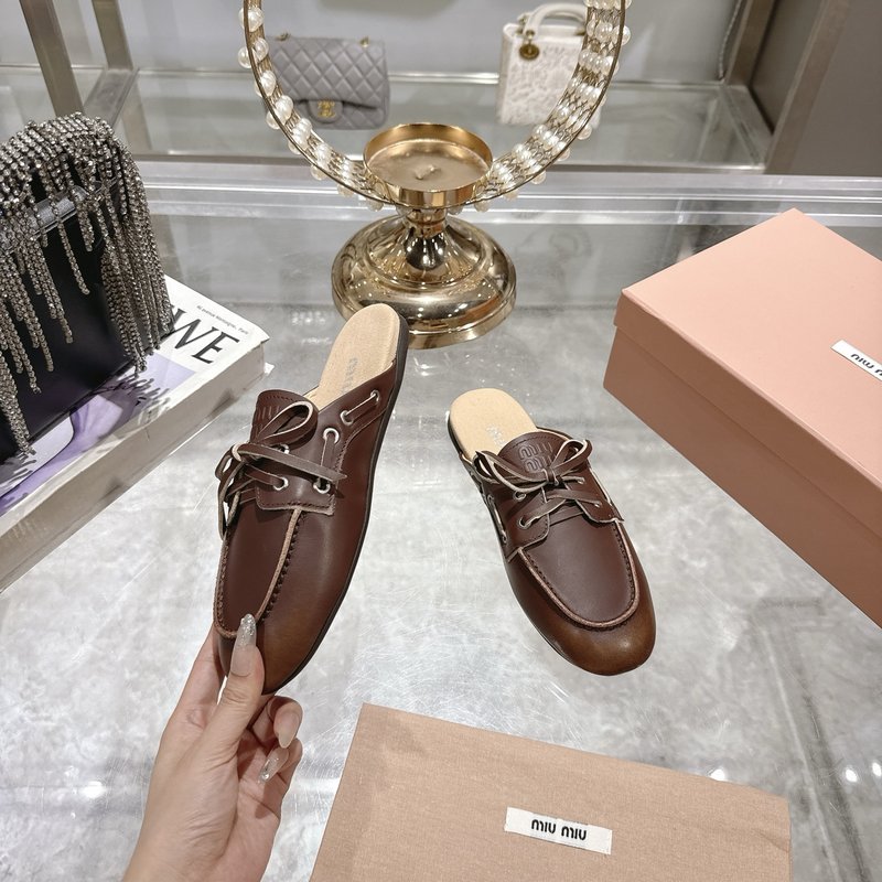 미우미우 빈티지 레더 플랫 샌들 001-213569