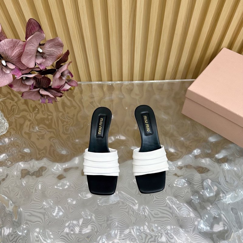 미우미우 리본 포인트 뾰족코 키틴힐 슬리퍼 001-213588