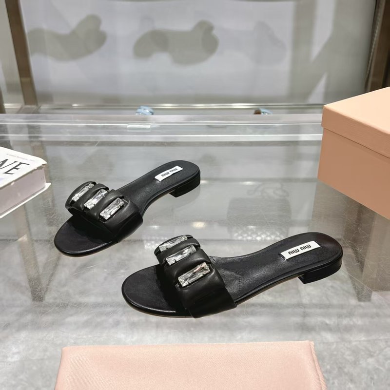 미우미우 여름 신상 다이아몬드 원스트랩 샌들 001-213606