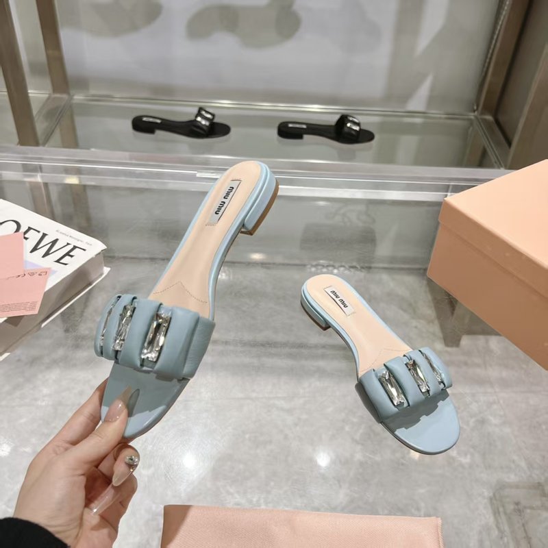 미우미우 스프링 썸머 다이아몬드 원스트랩 슬리퍼 001-213612