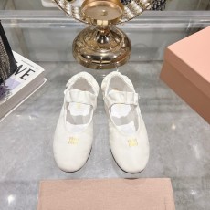 미우미우 신상 엘라스틱 메리제인 발레 플랫 슈즈 001-213635