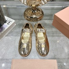 미우미우 신상 스트레치 발레리나 플랫 슈즈 001-213638