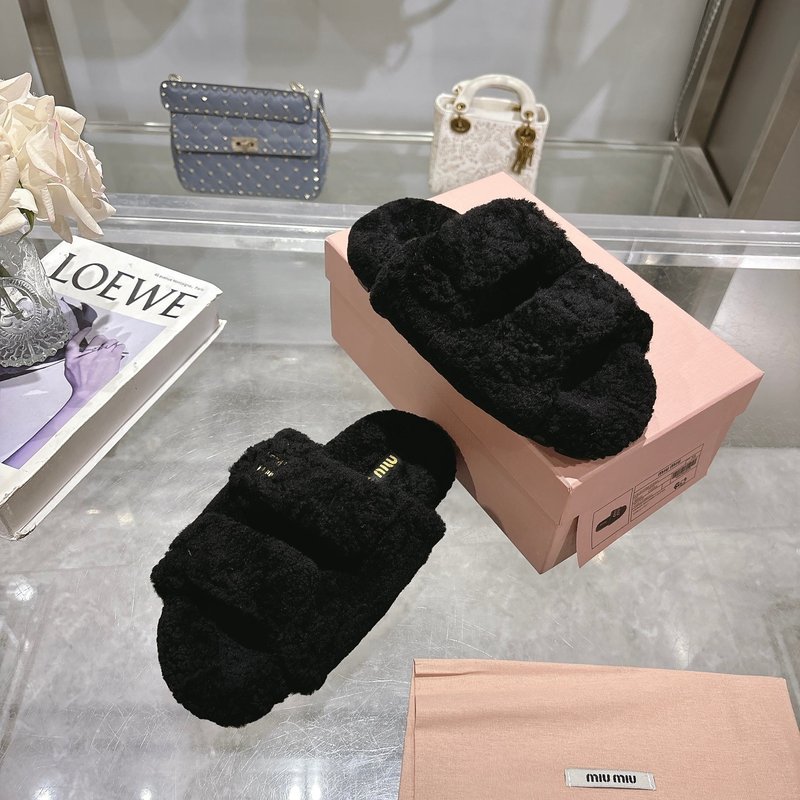 MIUMIU 클래식 가을 겨울 레터 퍼 슬리퍼 001-213680