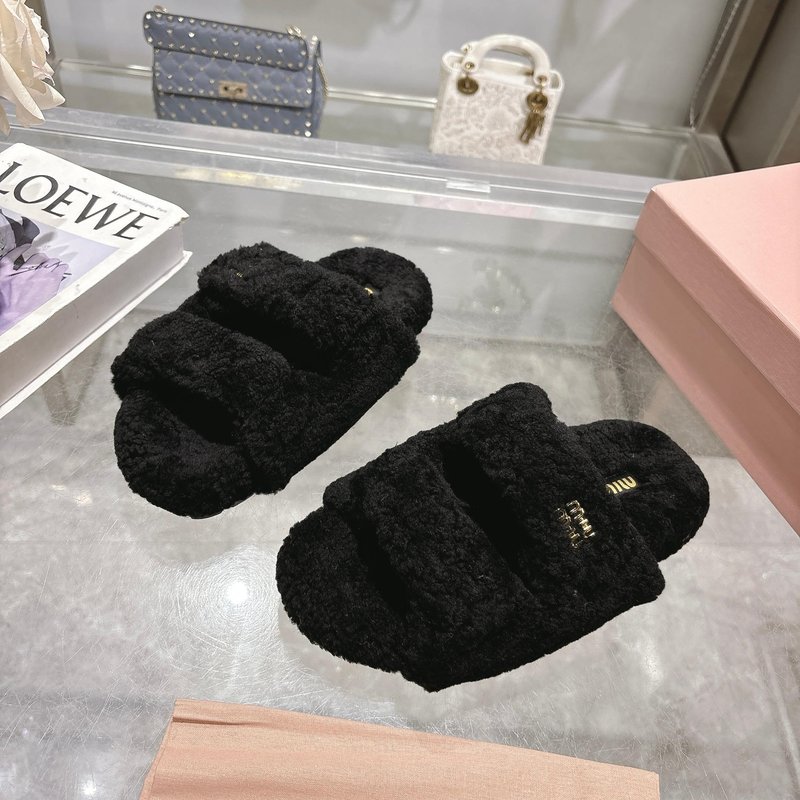 MIUMIU 클래식 가을 겨울 레터 퍼 슬리퍼 001-213680