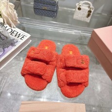 MIUMIU 클래식 가을 겨울 레터 퍼 슬리퍼 001-213681