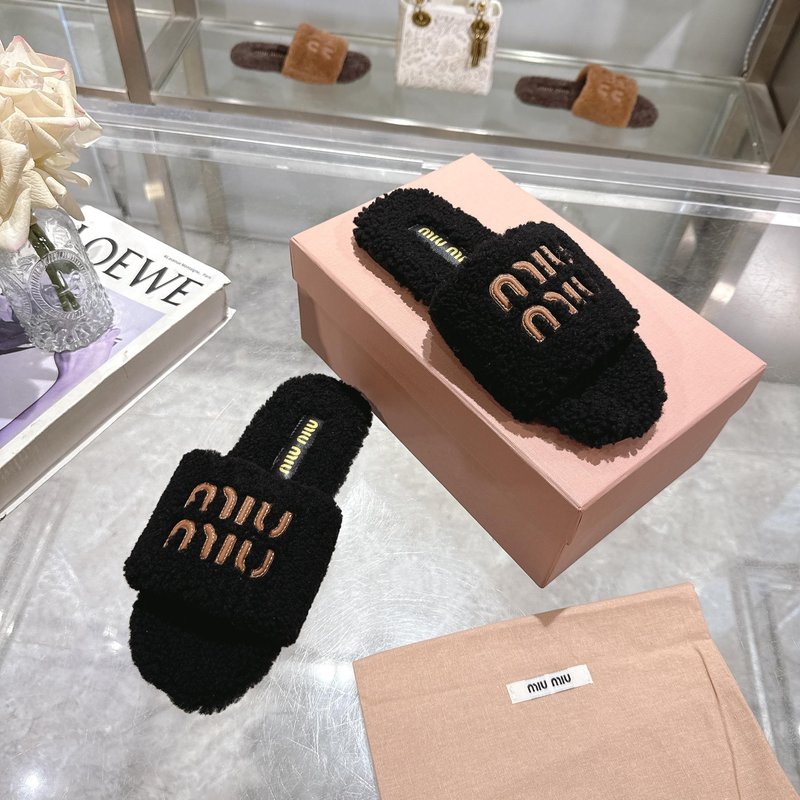 MIUMIU 클래식 가을 겨울 레터 퍼 슬리퍼 001-213683