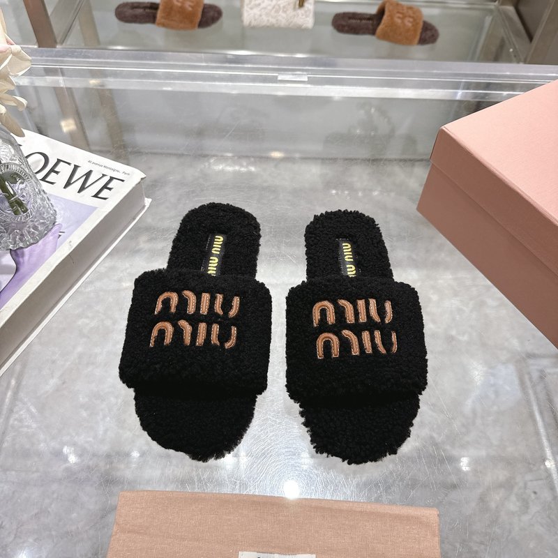 MIUMIU 클래식 가을 겨울 레터 퍼 슬리퍼 001-213683