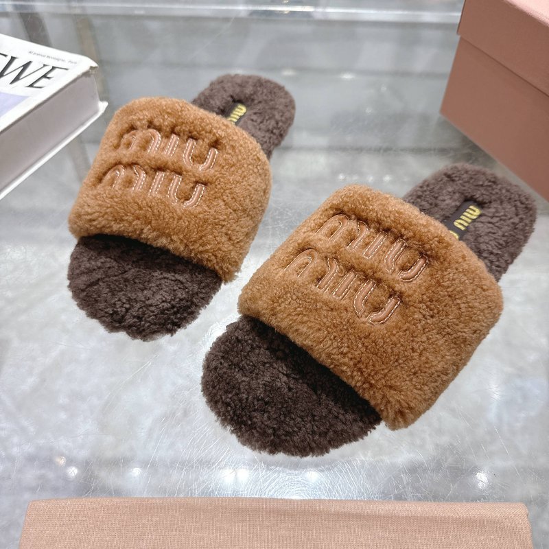 MIUMIU 클래식 가을 겨울 레터 퍼 슬리퍼 001-213686