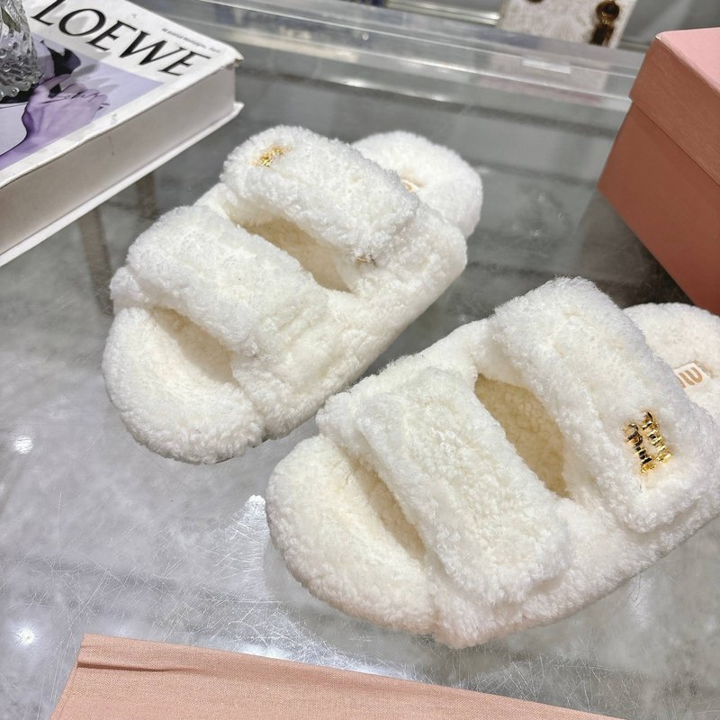 미우미우 클래식 가을 겨울 레터 퍼 슬리퍼 001-213692