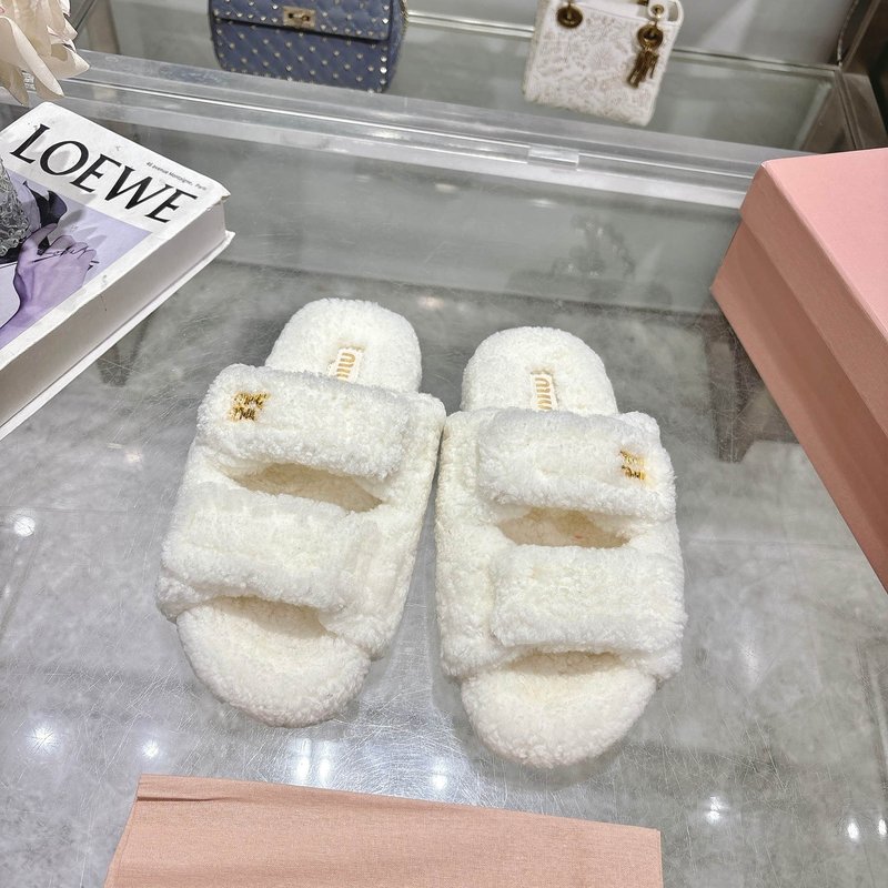 미우미우 클래식 가을 겨울 레터 퍼 슬리퍼 001-213692