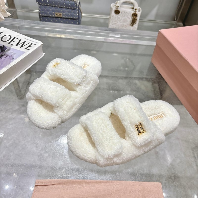 미우미우 클래식 가을 겨울 레터 퍼 슬리퍼 001-213692