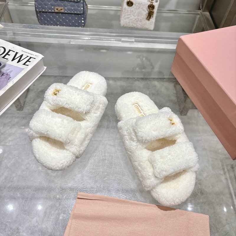 미우미우 클래식 가을 겨울 레터 퍼 슬리퍼 001-213692