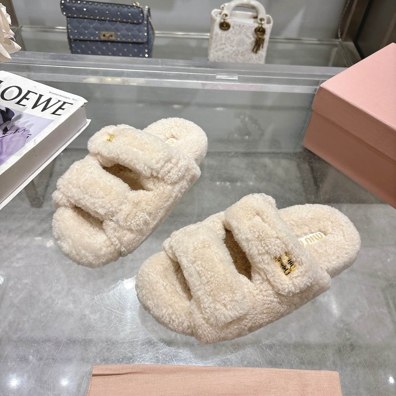 미우미우 클래식 가을 겨울 레터 퍼 슬리퍼 001-213704