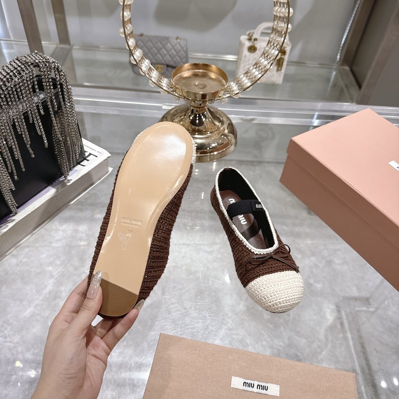 미우미우 새틴 발레리나 플랫 슈즈 001-213708