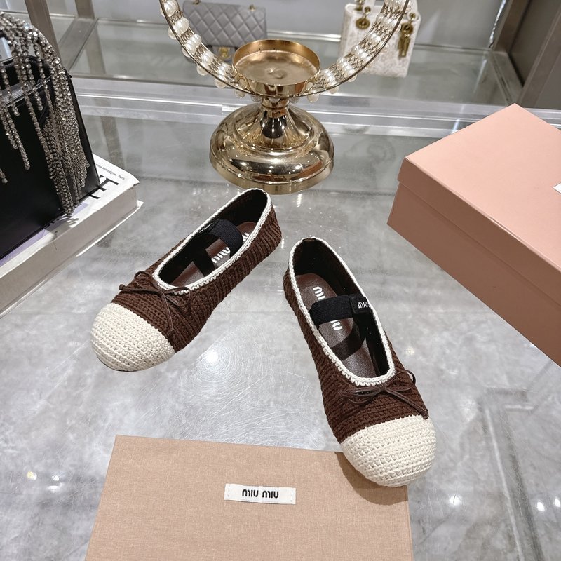미우미우 새틴 발레리나 플랫 슈즈 001-213708