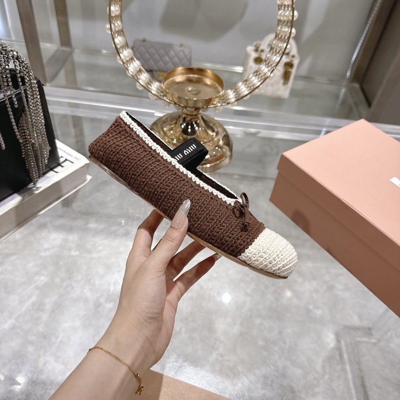 미우미우 새틴 발레리나 플랫 슈즈 001-213708