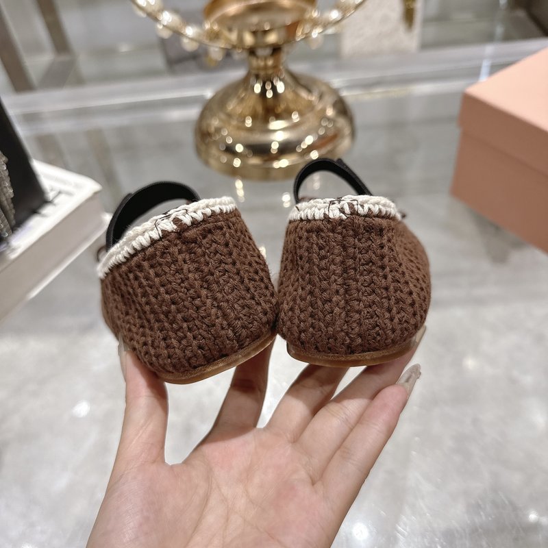 미우미우 새틴 발레리나 플랫 슈즈 001-213708