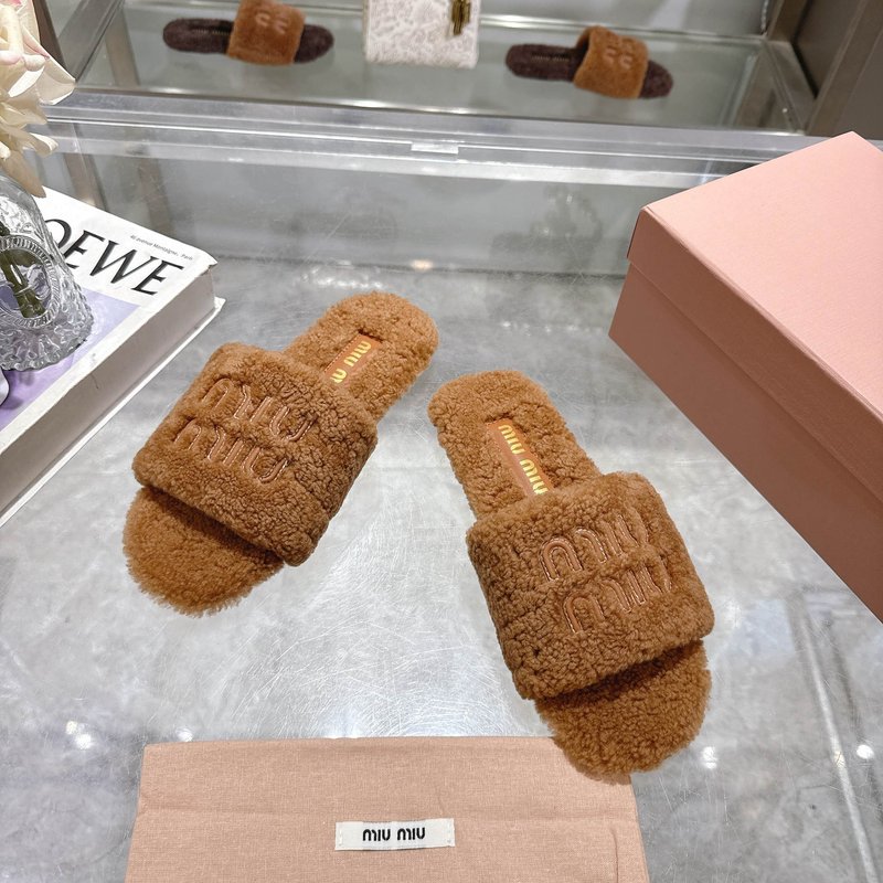 미우미우 클래식 가을 겨울 레터 퍼 슬리퍼 001-213719