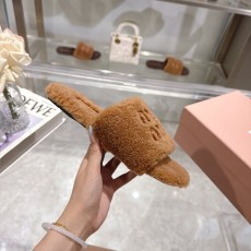 미우미우 클래식 가을 겨울 레터 퍼 슬리퍼 001-213719