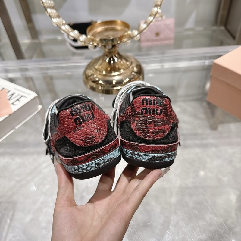 미우미우 봄여름 신상 레이스 운동화 001-213741