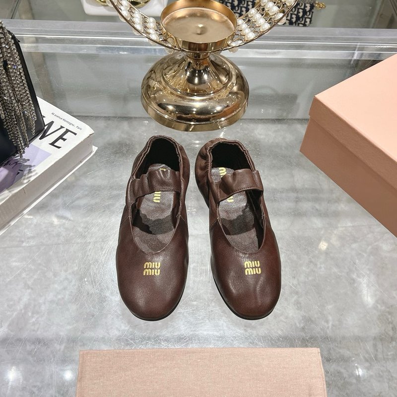 미우미우 신상 엘라스틱 발레리나 플랫 슈즈 001-213771