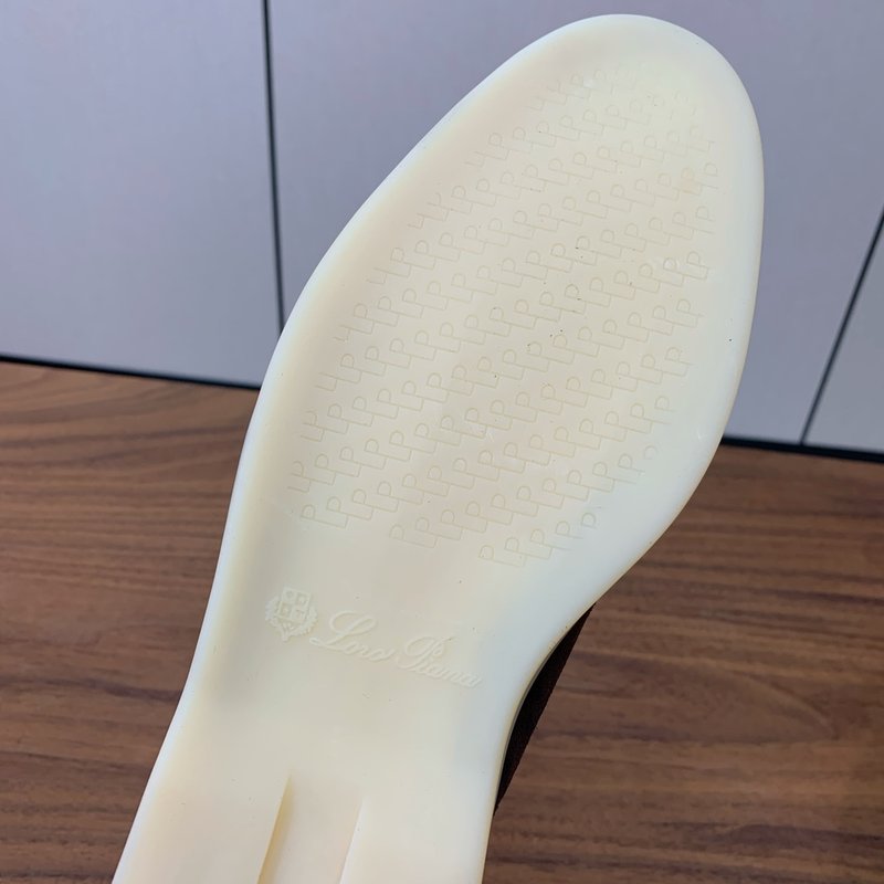 로로 피아나 남성 빈티지 스웨이드 토슬립퍼 001-213788