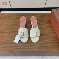 로로피아나 양피 미들힐 슬리퍼 001-213791