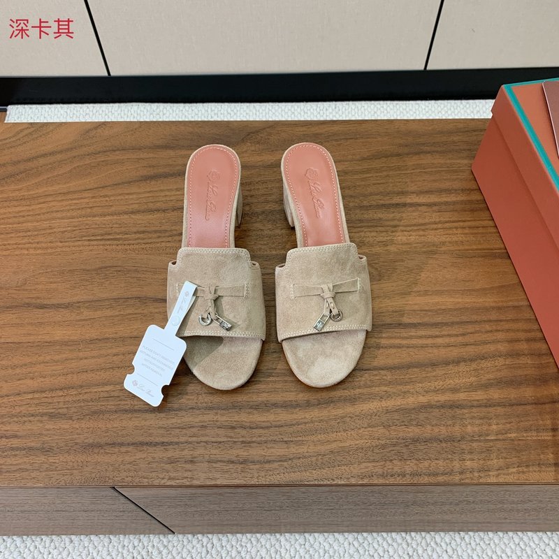 로로피아나 양가죽 미들힐 샌들 001-213799