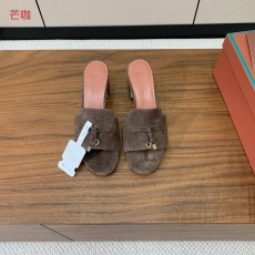 로로피아나 양경 미들힐 가죽 슬리퍼 001-213808