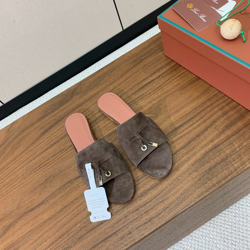 로로 피아나 양경 플랫 슬리퍼 001-213827