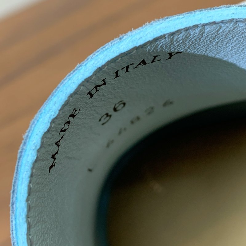 로로 피아나 스파이딩 스웨이드 로퍼 001-213926