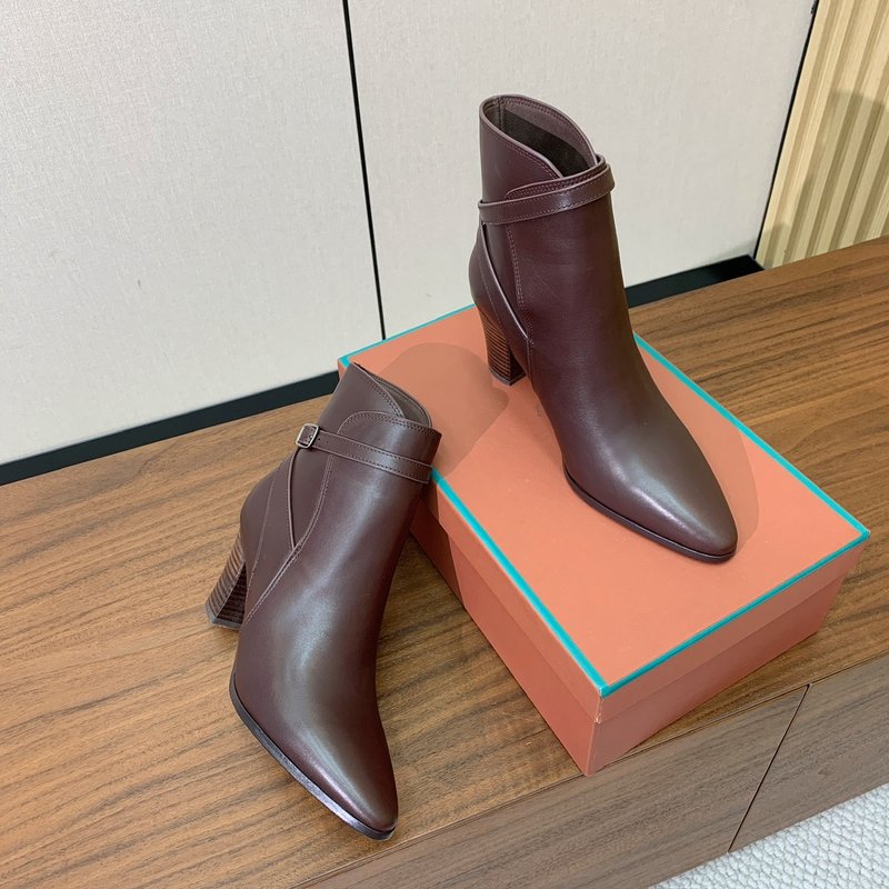 로로피아나 카프스킨 하이힐 앵클부츠 001-213972