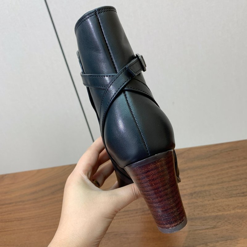 로로피아나 하이힐 앵클부츠 소가죽 양피 안감 001-213979