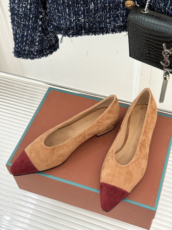 로로피아나 클래식 레트로 스플릿 컬러 뾰족구두 플랫슈즈 001-213995