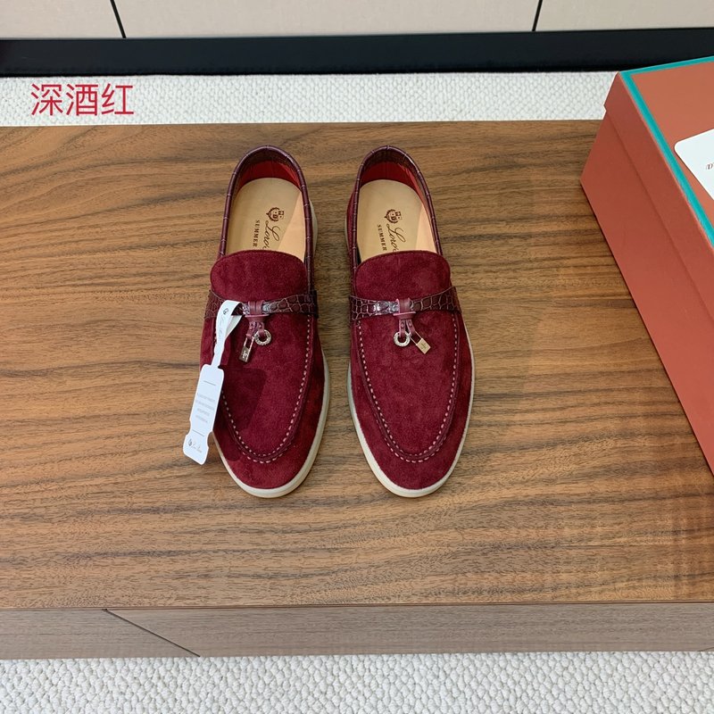 로로 피아나 스파이딩 스웨이드 로퍼 001-214023