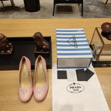 프라다 라운드 토 에지 비즈 하이힐 펌프스 001-214072